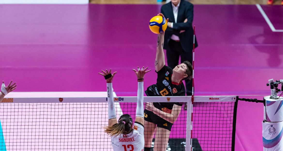 La SMI Roma Volley accende il Palazzetto: tre punti d'oro contro Cuneo per rilanciare la corsa salvezza